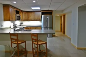 2 Bedroom, Entire Apartment, 1 mile wlk to Stadium - Image 3