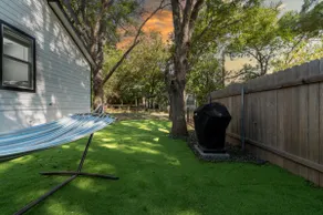 New Lovely Lockhart Home with a Lawn - Image 2