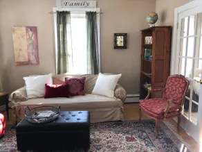 Beautiful Three Bedroom - Image 2