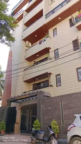 3 bedrom flat with kitchen. - Image 2