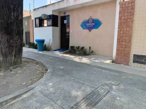 Charming condominium with pool - Image 2