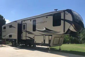 Glamping In Gruene - Image 2