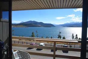 Penthouse Privacy-Stunning Lakefront Views NO PETS - Image 2
