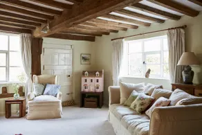 Cosy cottage in idyllic countryside near coast - Image 3