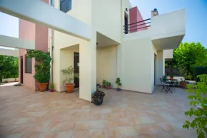 The Ixian Emerald Guest House - Image 2