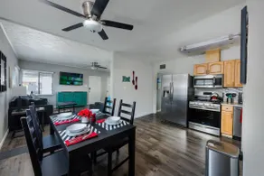 The Getaway-Large 5 Star! King Bed Great Location! - Image 3