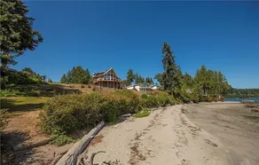Luxurious Beach House at Paradise Bay - Image 5