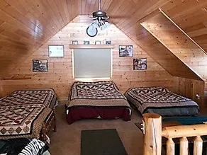 Large Crivitz Log House - Image 5