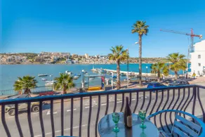 Lovely Cosy Seafront Apt on St Pauls Bay promenade - Image 3