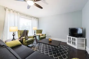 Remodeled Clev hts home- mstr bed/bath on 1st floo - Image 5