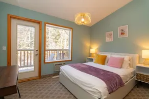 Stylish Modern Townhouse w/balcony near Banff Gate - Image 5