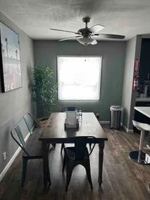 SIZZLING 2 bed 1 bath single family dwelling - Image 5