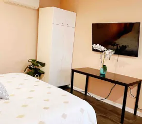 Private Entrance Studio with Cal King Bed - Image 2