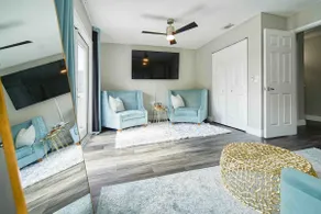 Stylish Lake home with HUGE POOL, Arcade with PS5,and Theater Just 5 min from Legoland - Image 5