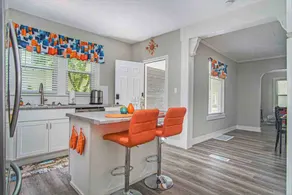 Bright Side Bungalow - Image 4
