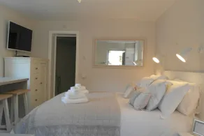 Ashford house 'The Snug' private hot tub - Image 2