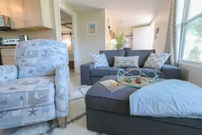 Riverfront Luxury Hideaway - Image 3