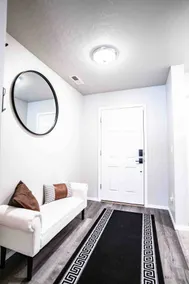 Beautiful Oasis with a splash of Glam - Image 4