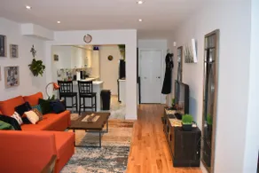 Our place is 15 minute ride to downtown Toronto - Image 4
