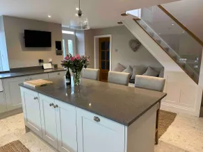 Modern Farm Cottage - Image 2