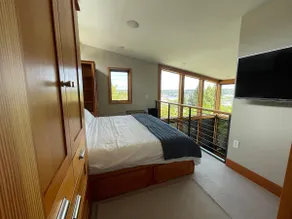 Modern Magnolia | Luxurious House w/ Views & A/C - Image 4