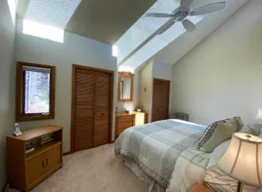 Hot Tub/Generator Open Floor Home Mt Snow/Stratton - Image 5