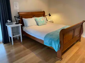 Hidden Gem Studio in the Heart of Town - Image 4