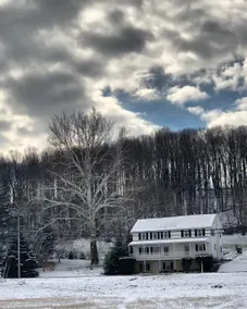 Camargo Inn - Winter Retreat - Image 4