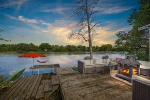 1910 Farmhouse with a Cottage Vibe -Sauna & HotTub - Image 2