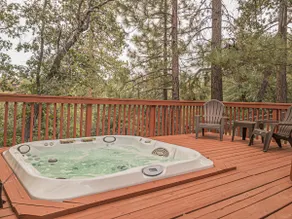 Big Bear Mountain Getaway with a View and Hot Tub - Image 5