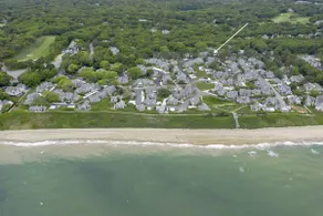 Cape Cod Cottage steps from Private Beach - Image 2