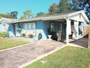 Quaint Cottage w/ Hot Tub, Fence, 10 min to Beach - Image 3