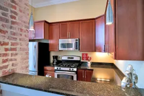 Elegant Historic Condo Steps from St Charles Ave - Image 4