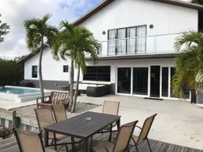Waterfront Fun on the River, Spacious Modern Home - Image 2