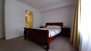 Kingston friendly 2BD with coffee smell - Image 2