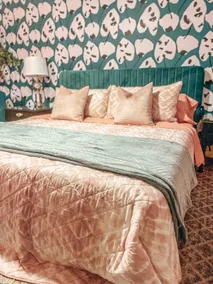 Lush King Suite near Downtown - Image 4