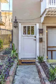 Charming, modern, 2nd floor home-away-from-home - Image 2