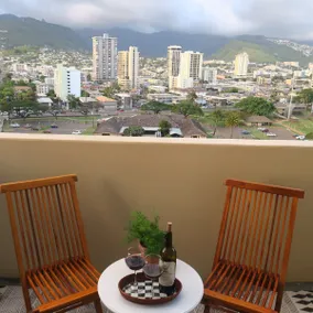 Waikiki 1BD. GEM w/Free Parking & Mod Inter&Lanai - Image 5