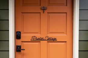 Proctor Cottage (Queen Bed; Private Parking) - Image 2