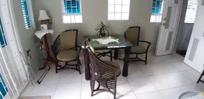 Beau Beau Reef Beach Apartment - Image 2