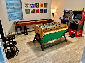 3BD/3BA Roof Top Lounge with Game Room in TEMPE - Image 5