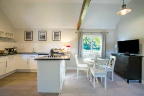 Watch The Wildlife From Little Barn near Goodwood - Image 5