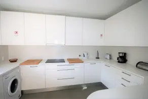 Modern Apartment in Luxurious Condominium - Image 4