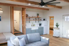 Vista guest suite with hot tub - Image 3