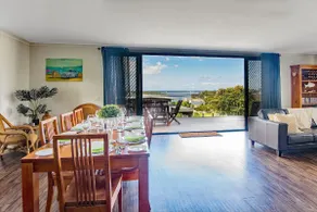 BELLA VIEWS. Five-star pet friendly - Image 5