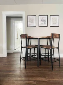 Cherry Street Retreat - Image 2