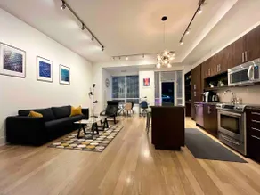 Modern Downtown Loft with Private Garden - Image 2