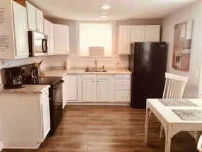 The Carriage House Large One Bedroom Apartment - Image 3
