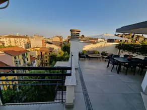 Penthouse with panoramic terrace and garage - Image 5