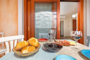 Charmant appartement \"Shanti House Olbia\" avec Wi-Fi, Climatisation, Jardin et Terrasse - Image 4